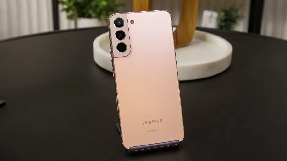 Samsung S22 Price in Pakistan